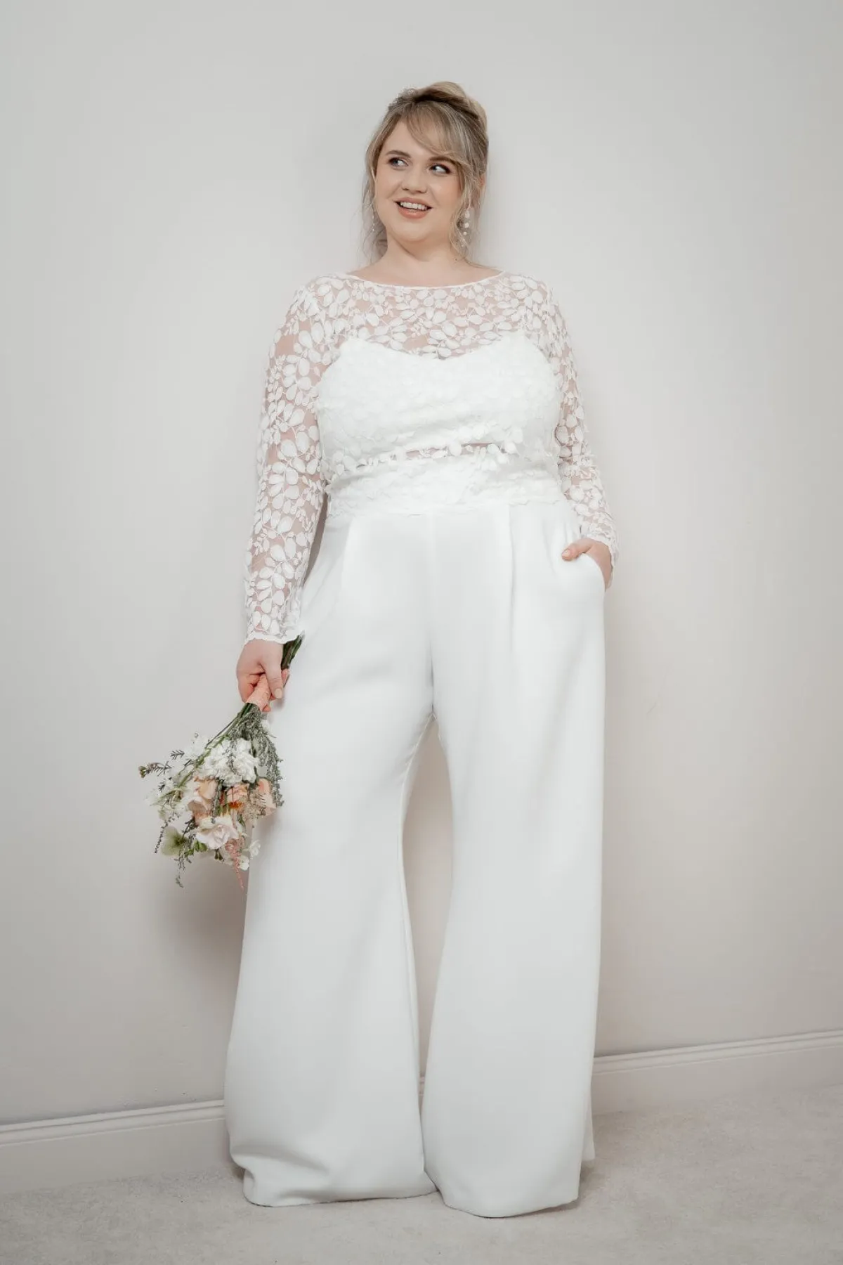 Plus Size Braut Hose mit weitem Bein – Zari Curvy<noni