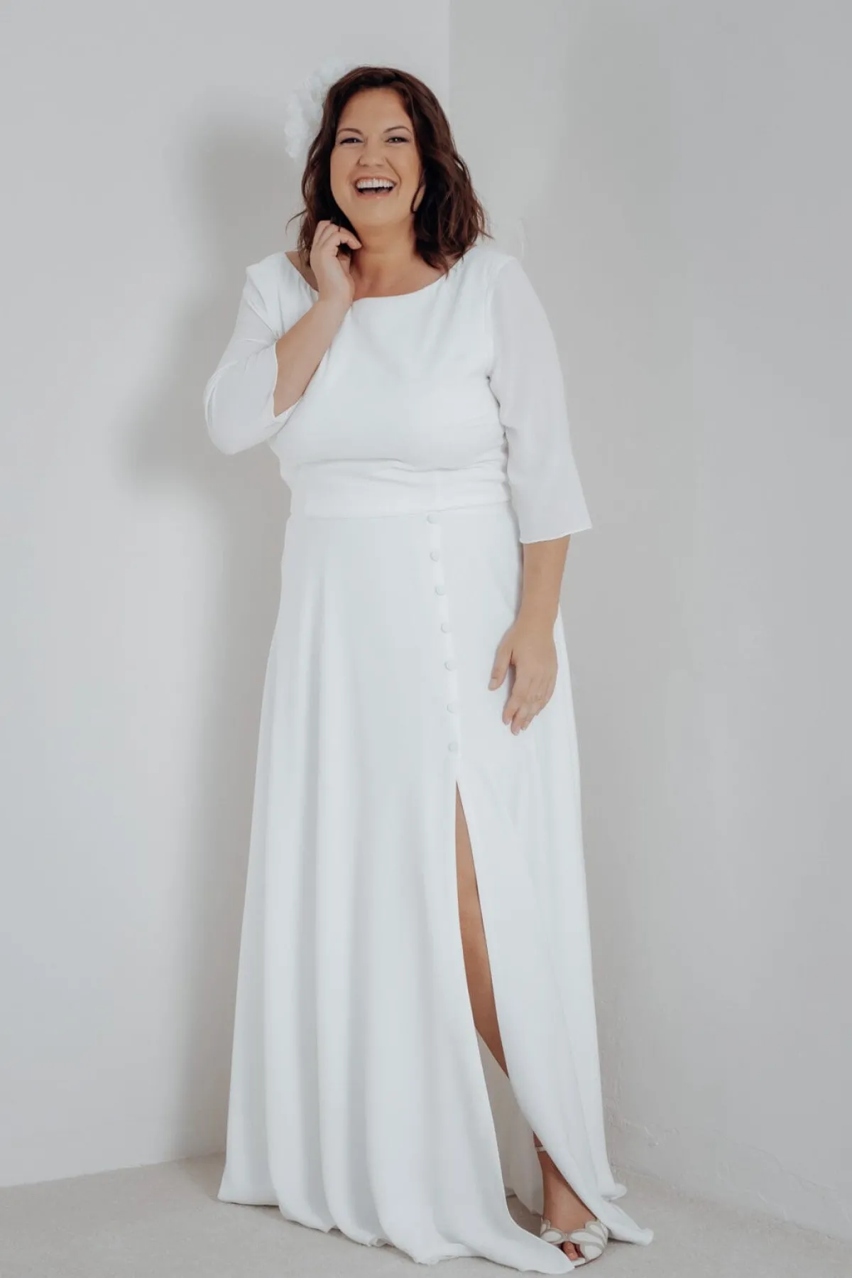 Plus Size Braut Rock mit Schlitz und Zierknöpfen – Eira Curvy<noni Clearance