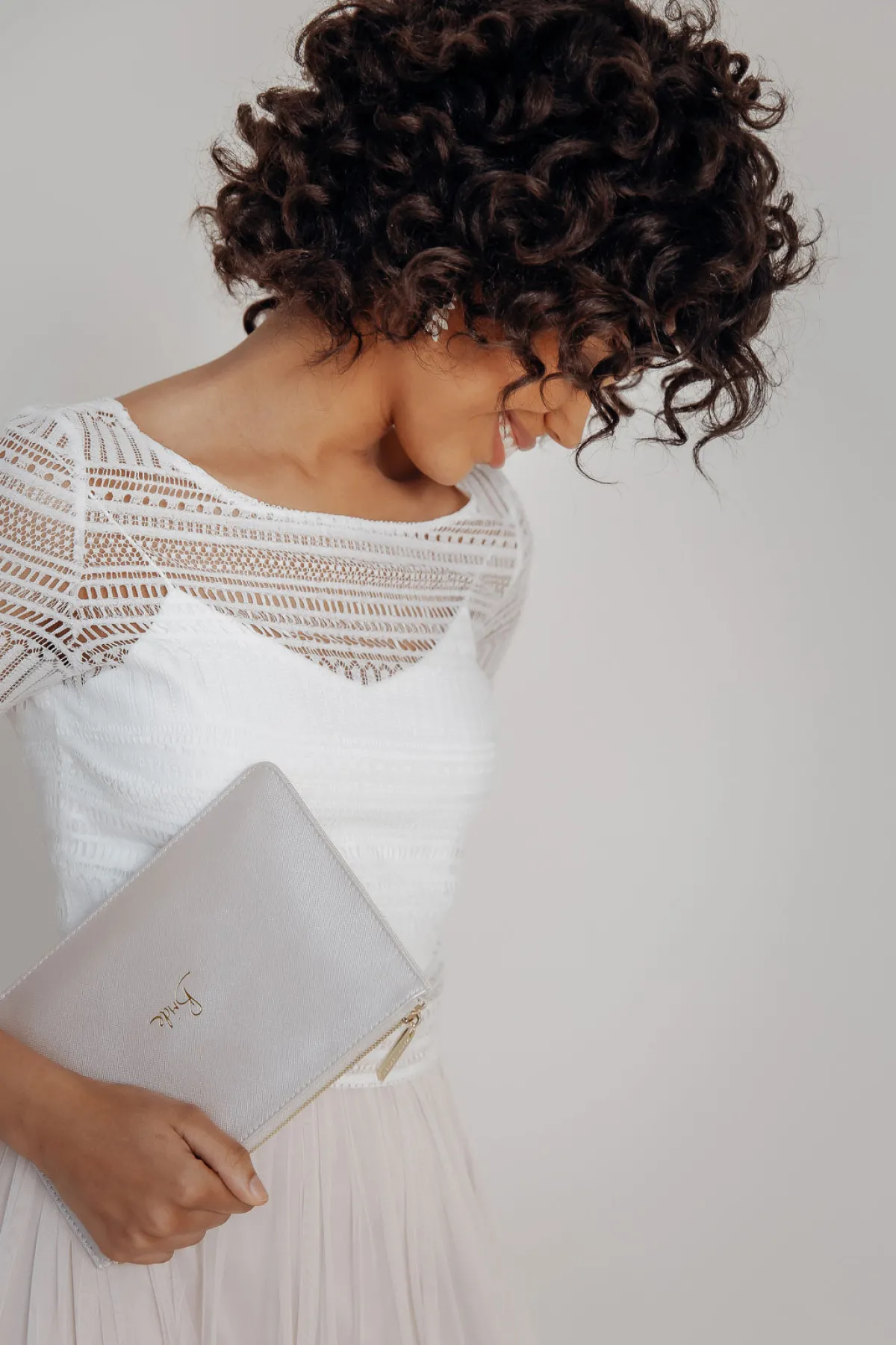 Pouch "Bride" in Metallic White –<Katie Loxton