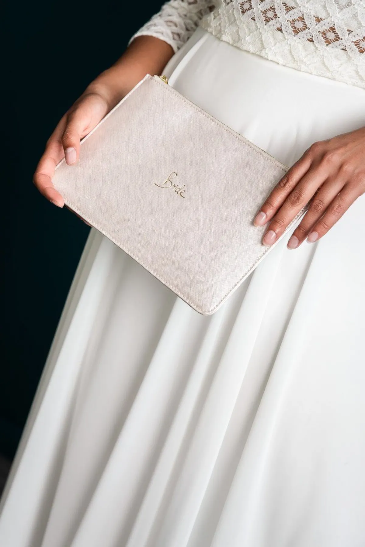Pouch "Bride" in Metallic White –<Katie Loxton