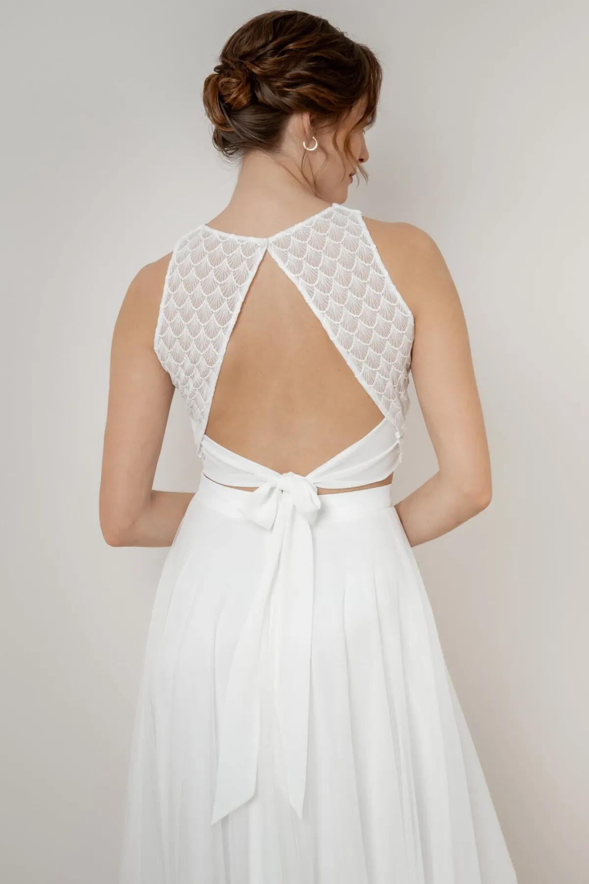 Rückenfreies Braut Top mit Vintage-Muster – Neela<noni Best