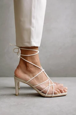 Sandalette mit geknoteten Riemen - Crossed Corn Creme<Alohas Outlet