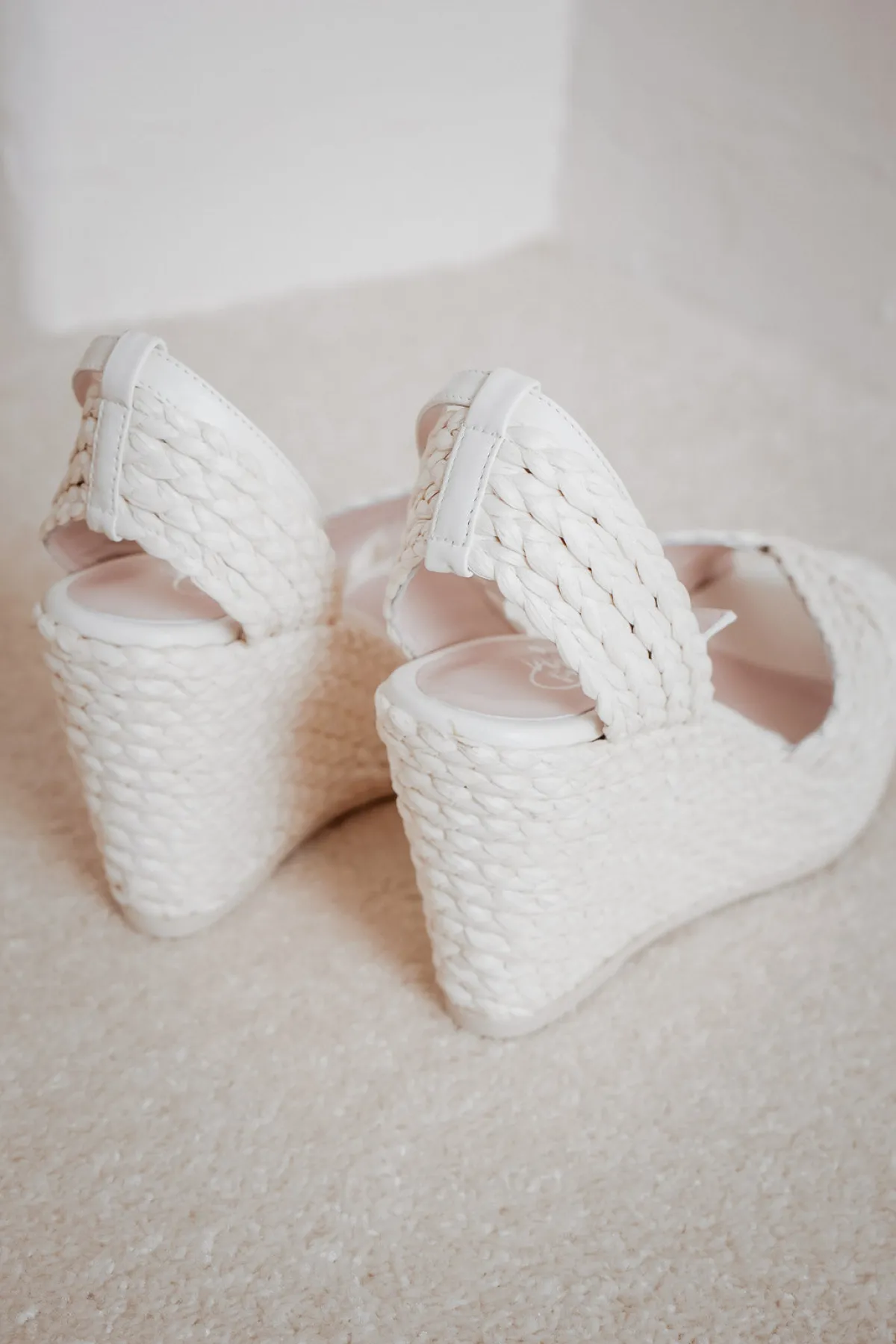 Sandalette mit Keilabsatz - Louna Pearl Raffia<Elsa Coloured Shoes Sale