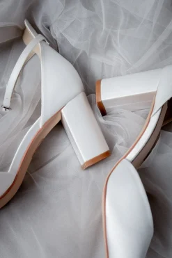 Satin-Brautschuhe in Ivory – Liberty | The<Perfect Bridal Company Online