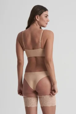 Schenkelbänder aus elastischer Spitze –<Bye Bra