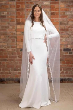Schleier mit Blattstickerei | The<Perfect Bridal Company Clearance