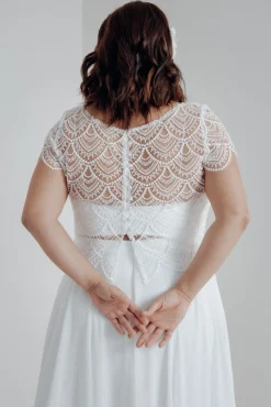 Schlichtes Top mit Herzausschnitt – Pina Curvy<noni Online