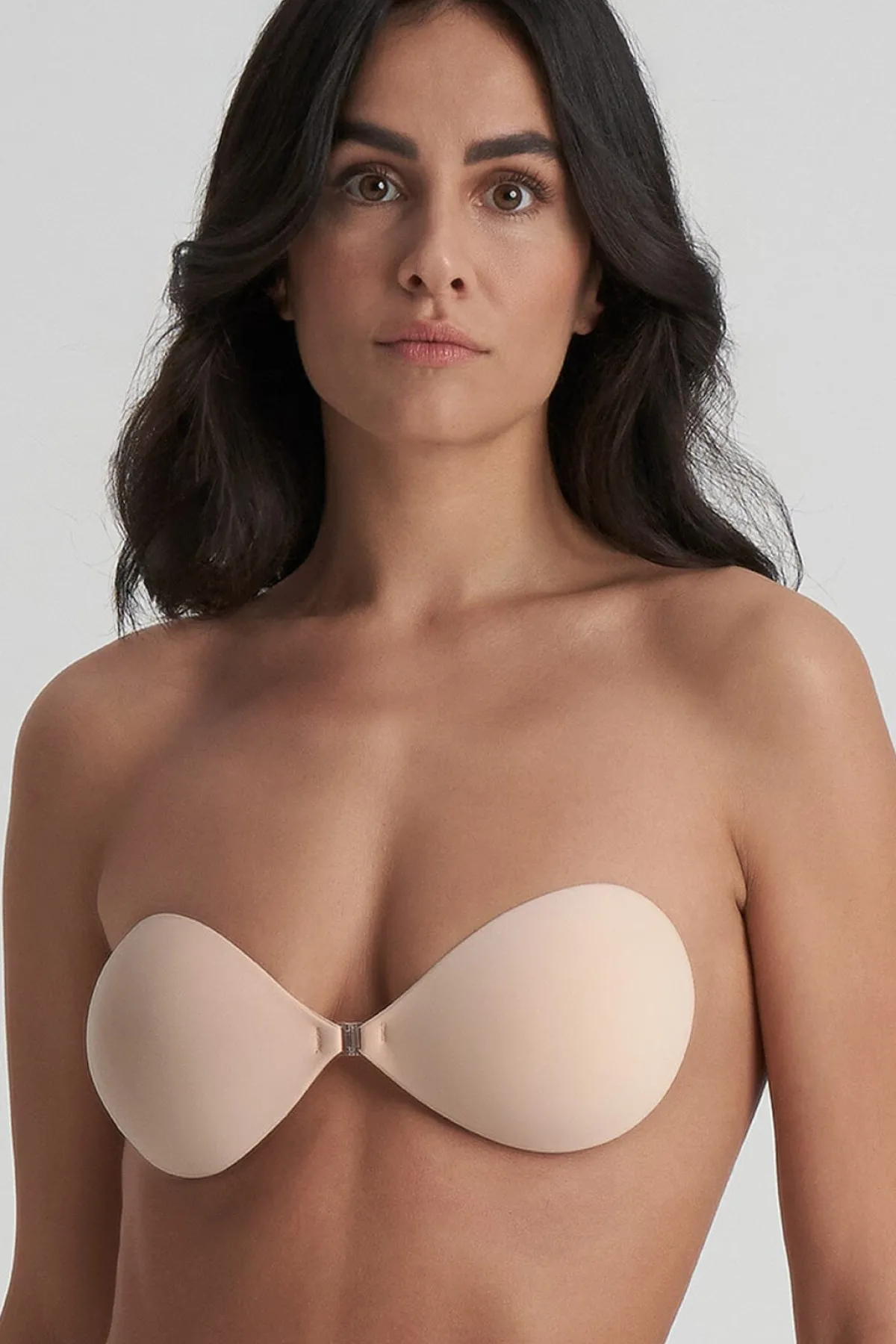 Selbstklebender BH für rückenfreie Looks –<Bye Bra New