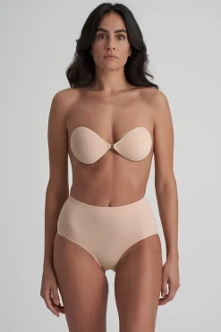 Selbstklebender BH für rückenfreie Looks –<Bye Bra New