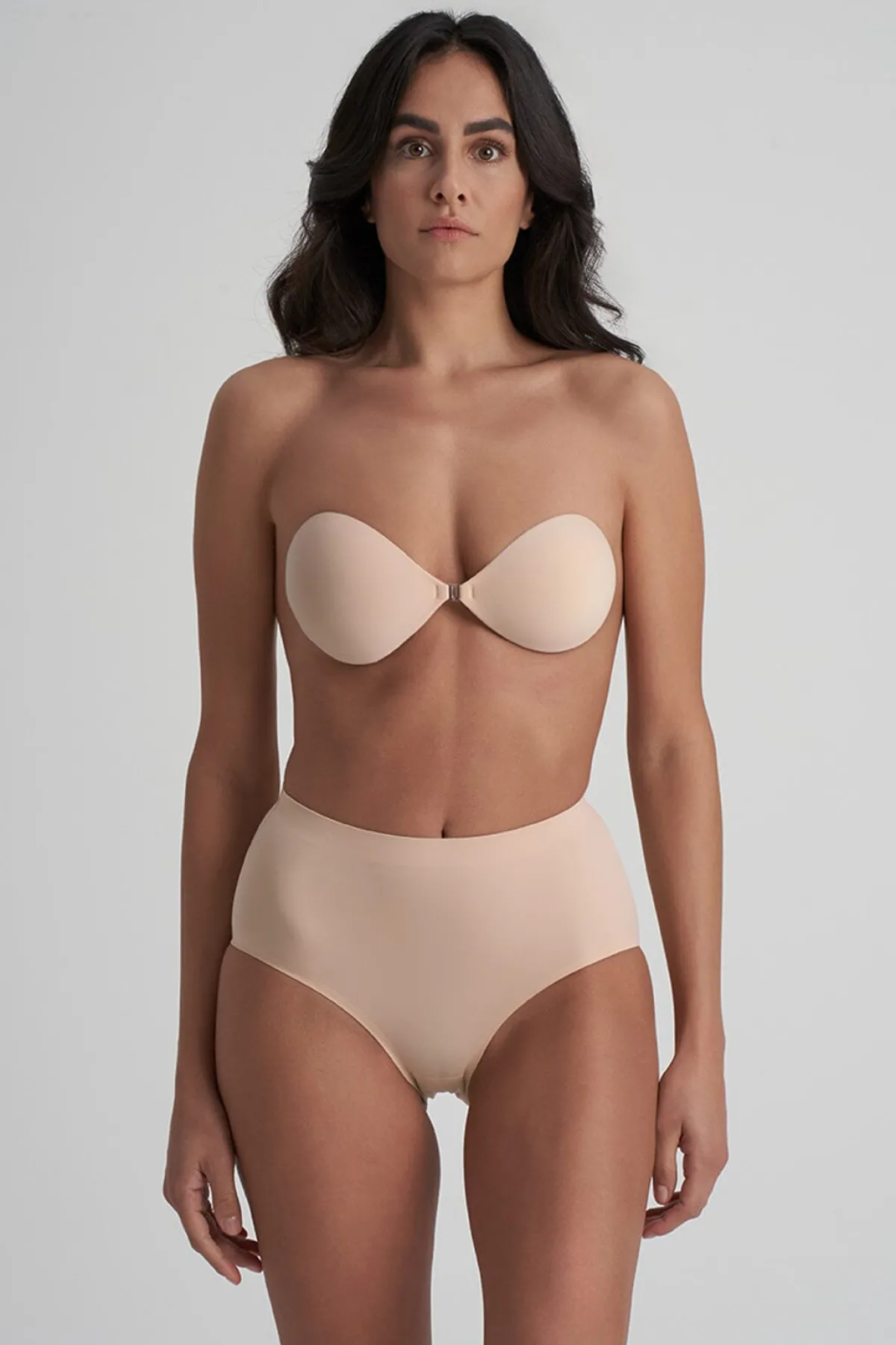 Selbstklebender BH für rückenfreie Looks –<Bye Bra New