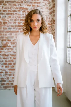 Showroom Only: Blazer in Ivory – Aira Selected<noni New