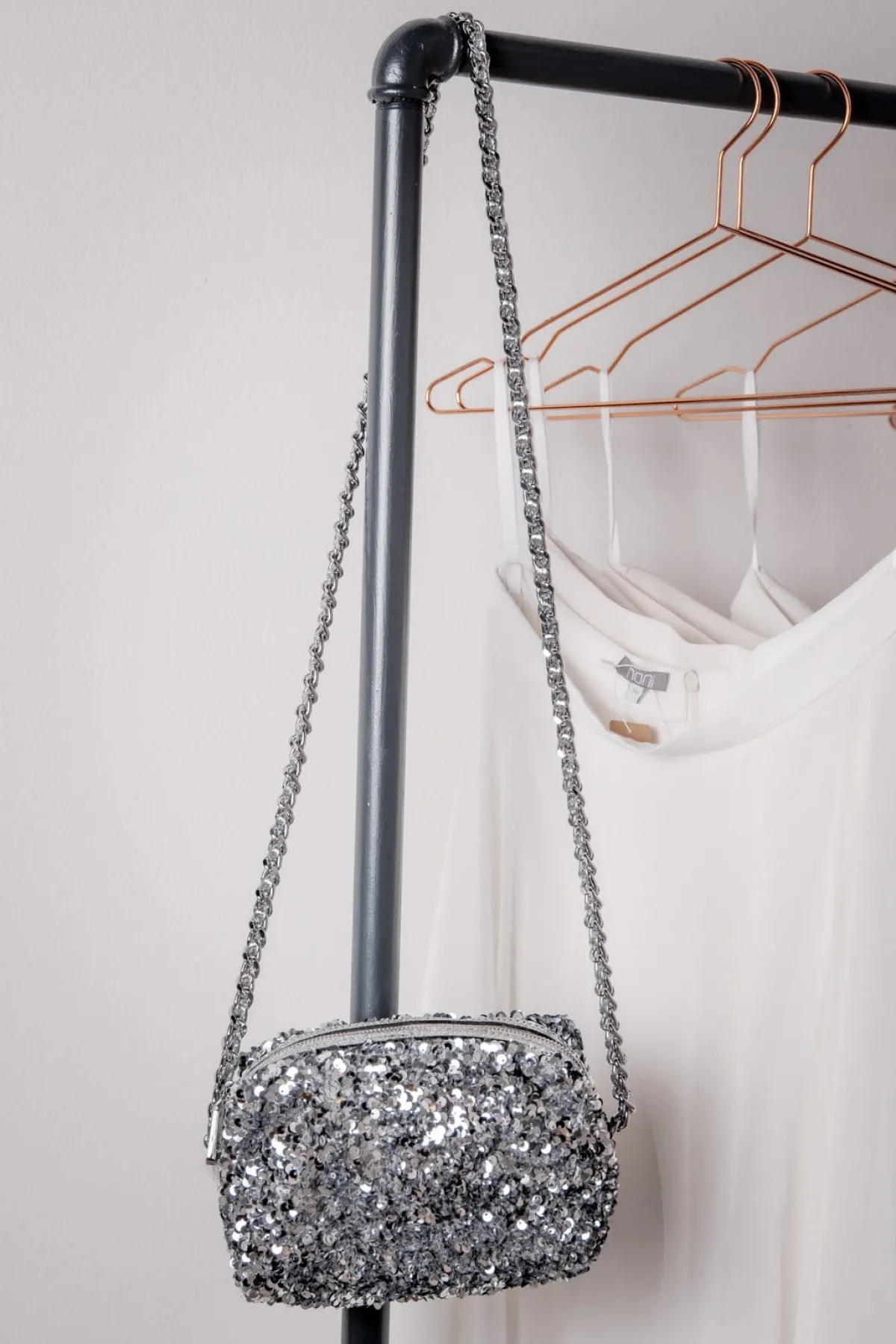 Silberne Handtasche mit Pailletten –<Abro Online
