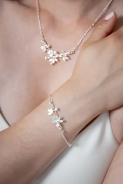 Silbernes Armband mit Blätterdetails und Strass<Weise Online