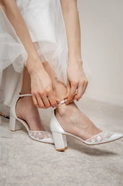 Spitze Brautschuhe – Milan Ivory Lace | The<Perfect Bridal Company