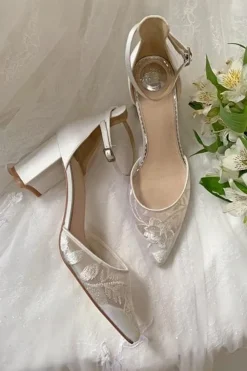 Spitze Brautschuhe – Milan Ivory Lace | The<Perfect Bridal Company