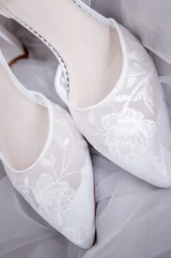 Spitze Brautschuhe – Milan Ivory Lace | The<Perfect Bridal Company