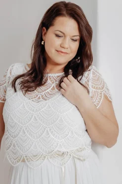 V-Ausschnitt Top aus Viskose-Seide in Ivory - noni Curvy<Montagut Online