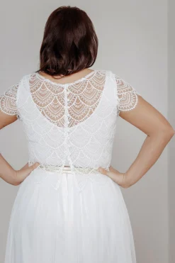 V-Ausschnitt Top aus Viskose-Seide in Ivory - noni Curvy<Montagut Online