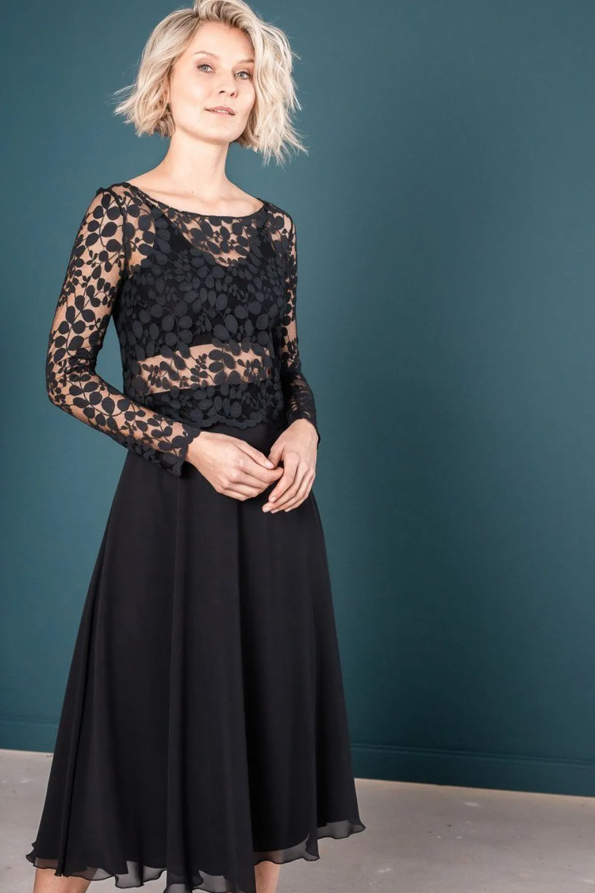 Wadenlanger Chiffonrock in Schwarz – Emmi Black<noni New