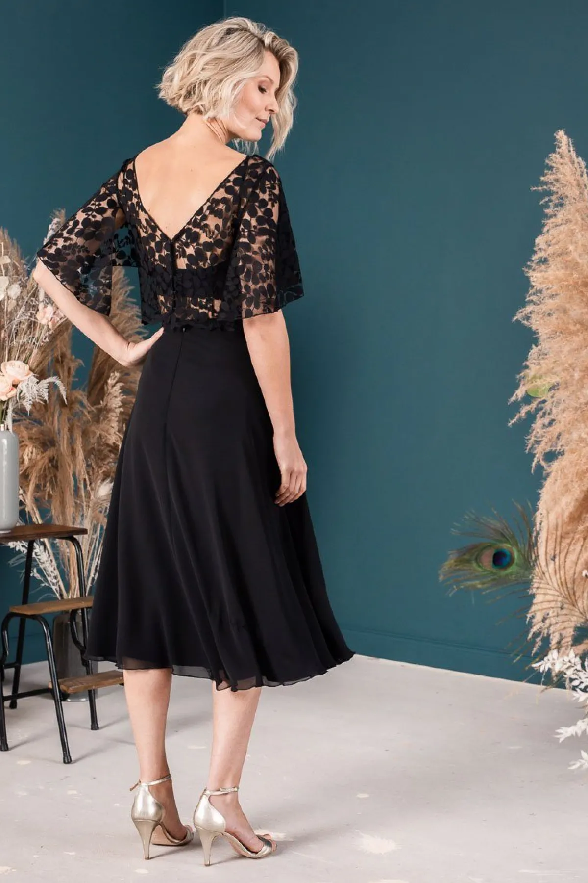 Wadenlanger Chiffonrock in Schwarz – Emmi Black<noni New