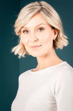 Zierliche Braut Ohrstecker mit Kristallen und Perlen - Simply Delightful<Juvelan Online