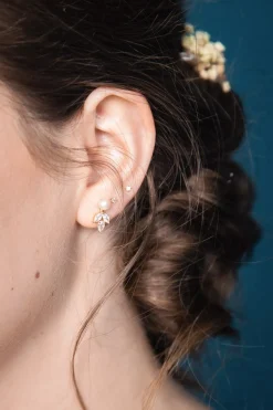 Zierliche Braut Ohrstecker mit Kristallen und Perlen - Simply Delightful<Juvelan Online