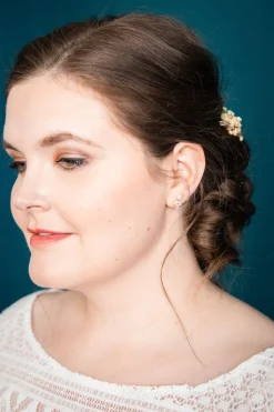 Zierliche Braut Ohrstecker mit Kristallen und Perlen - Simply Delightful<Juvelan Online
